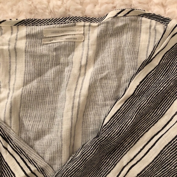 Tie around striped top - Picture 4 of 5